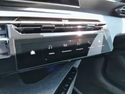 Photo 20 Peugeot 3008  Hybrid 145 e-DCS6