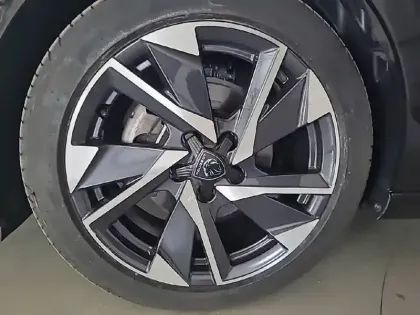 Photo 12 Peugeot 308  PureTech 130ch S&S EAT8