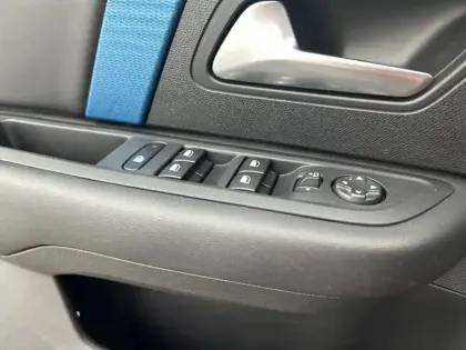 Photo 18 Citroën C4 e- 136 ch Automatique