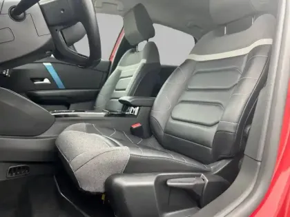 Photo 10 Citroën C4 e- 136 ch Automatique