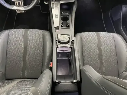 Photo 24 Peugeot 308  SW Hybrid 136 e-DCS6