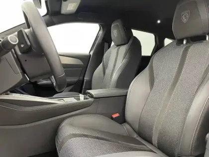 Photo 13 Peugeot 308  SW Hybrid 136 e-DCS6