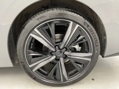 Photo 15 Peugeot 308  SW Hybrid 136 e-DCS6