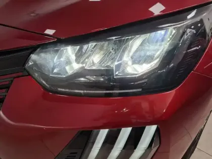 Photo 35 Peugeot 208  PureTech 100 S&S BVM6