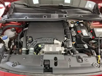 Photo 34 Peugeot 208  PureTech 100 S&S BVM6