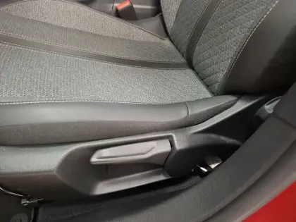 Photo 20 Peugeot 208  PureTech 100 S&S BVM6
