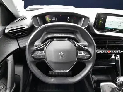 Photo 15 Peugeot 2008  BlueHDi 110 S&S BVM6