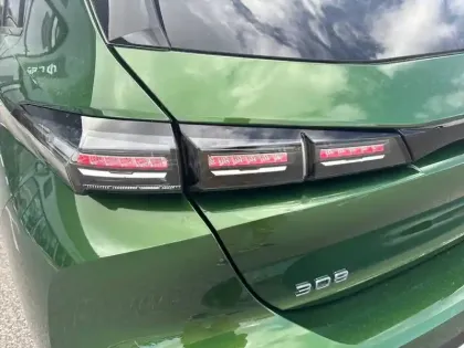 Photo 16 Peugeot 308  Hybrid 136 e-DCS6