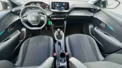 Photo 20 Peugeot 208  PureTech 75 S&S BVM5