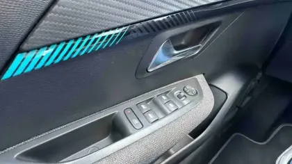 Photo 21 Peugeot 208  PureTech 75 S&S BVM5