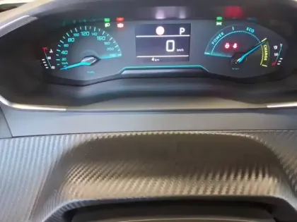 Photo 9 Peugeot 2008  Hybrid 145 e-DCS6