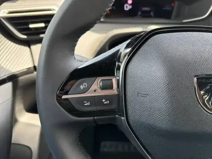 Photo 14 Peugeot 2008  Hybrid 110 e-DCS6