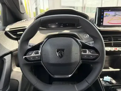 Photo 8 Peugeot 2008  Hybrid 110 e-DCS6