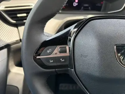 Photo 39 Peugeot 2008  Hybrid 110 e-DCS6