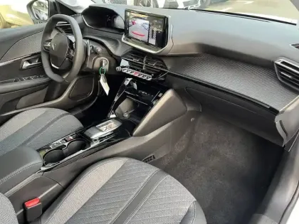 Photo 36 Peugeot 208  Hybrid 100 e-DCS6