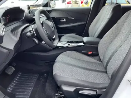 Photo 63 Peugeot 208  Hybrid 100 e-DCS6