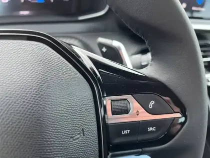 Photo 53 Peugeot 208  Hybrid 100 e-DCS6