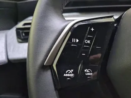 Photo 23 Peugeot 3008  Hybrid 145 e-DCS6