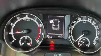 Photo 17 Skoda Fabia  1.0 MPI 60 ch BVM5
