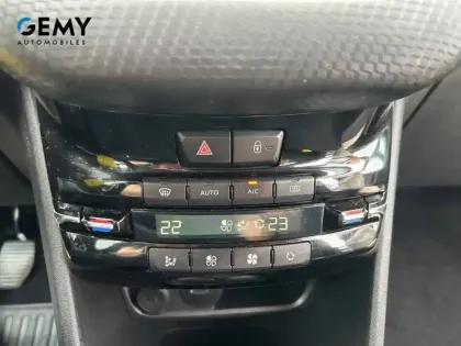 Photo 12 Peugeot 2008  PureTech 82ch BVM5