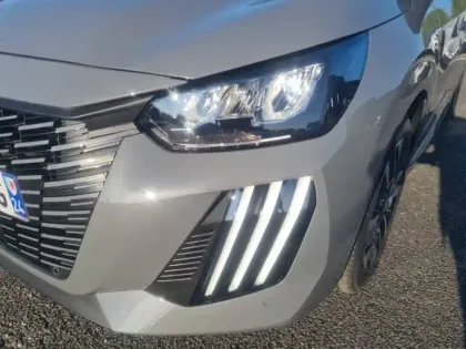 Photo 15 Peugeot 208  Hybrid 110 e-DCS6