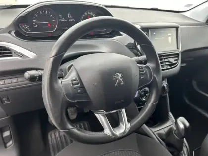 Photo 8 Peugeot 208  PureTech 82ch S&S BVM5