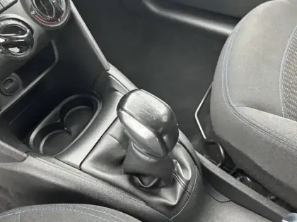 Photo 13 Peugeot 208  PureTech 82ch S&S BVM5