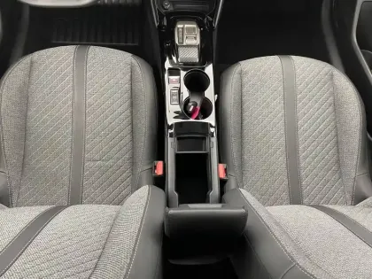 Photo 24 Peugeot 208  Electrique 50 kWh 136ch
