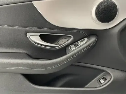 Photo 26 Mercedes Classe C  Coupé 200 9G-Tronic