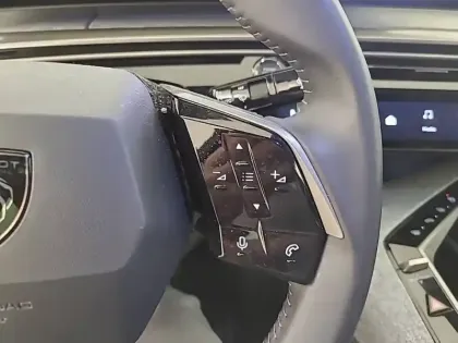 Photo 6 Peugeot 3008  Electrique 210 ch 73 kWh