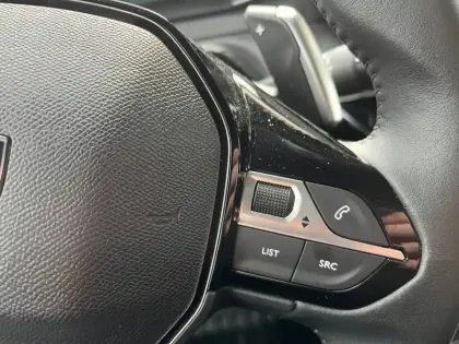 Photo 34 Peugeot 208  Hybrid 100 e-DCS6