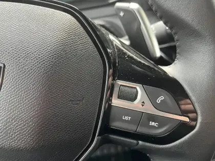 Photo 19 Peugeot 208  Hybrid 100 e-DCS6