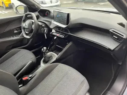 Photo 45 Peugeot 2008  100 S&S BVM6