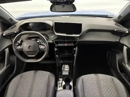 Photo 37 Peugeot 2008  Hybrid 136 e-DCS6