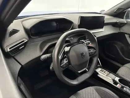 Photo 18 Peugeot 2008  Hybrid 136 e-DCS6