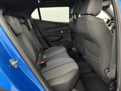 Photo 24 Peugeot 2008  Hybrid 136 e-DCS6
