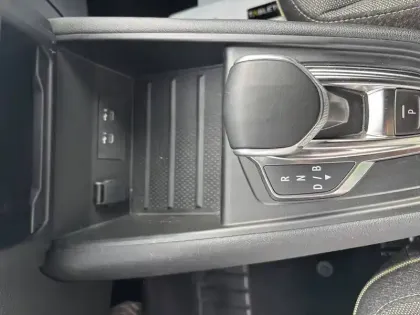 Photo 38 Renault Symbioz  E-Tech full hybrid 145