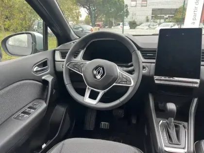 Photo 18 Renault Captur  E-Tech full hybrid 145 ch