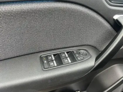 Photo 24 Renault Captur  E-Tech full hybrid 145 ch