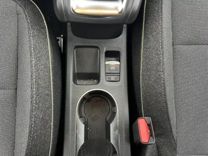 Photo 21 Renault Captur  E-Tech full hybrid 145 ch