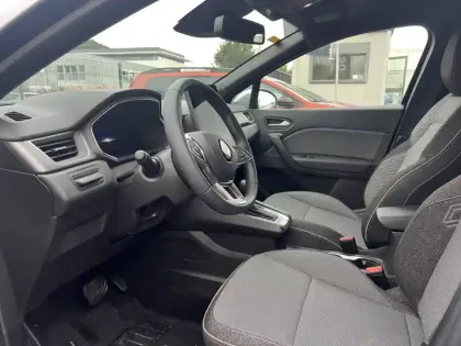 Photo 19 Renault Captur  E-Tech full hybrid 145 ch