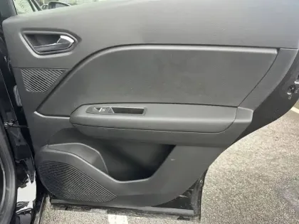 Photo 9 Renault Captur  E-Tech full hybrid 145 ch