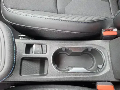 Photo 13 Renault Captur  E-Tech full hybrid 160 ch