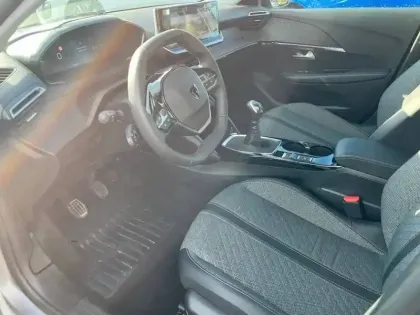 Photo 61 Peugeot 208  100 S&S BVM6