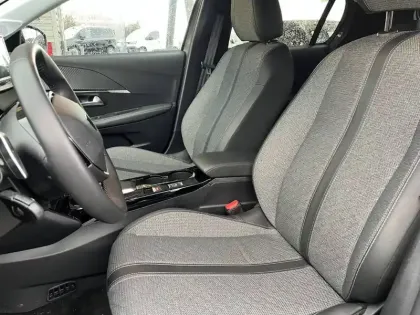 Photo 66 Peugeot 208  Hybrid 136 e-DCS6