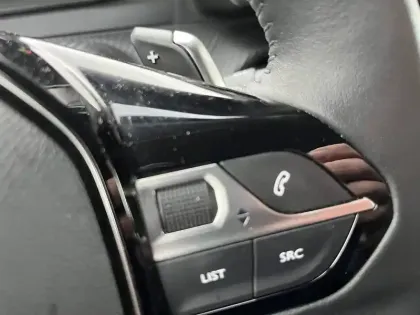 Photo 26 Peugeot 208  Hybrid 136 e-DCS6