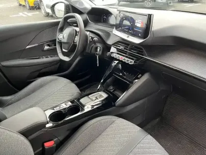 Photo 69 Peugeot 208  Hybrid 136 e-DCS6