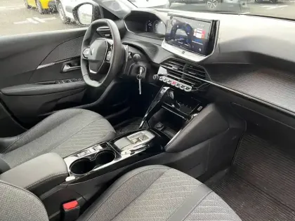 Photo 104 Peugeot 208  Hybrid 136 e-DCS6