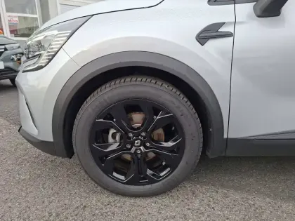 Photo 8 Renault Captur  E-Tech 145