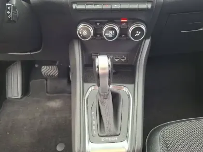 Photo 22 Renault Captur  E-Tech 145